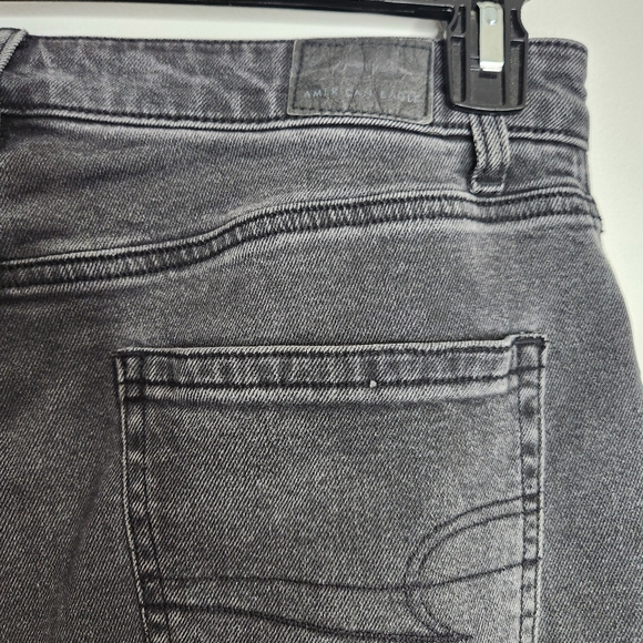 American Eagle Outfitters Vintage Black Wash Mom High Rise Jeans Size 6R - Picture 11 of 13